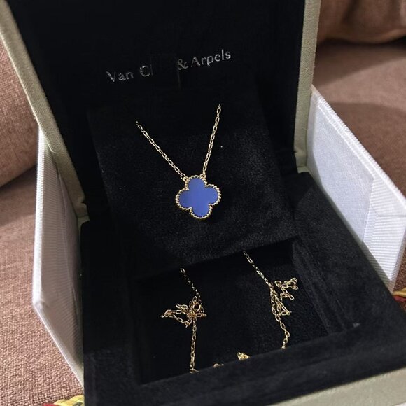 Van Cleef & Arpels 18k gold blue agate necklace - Picture 1 of 4